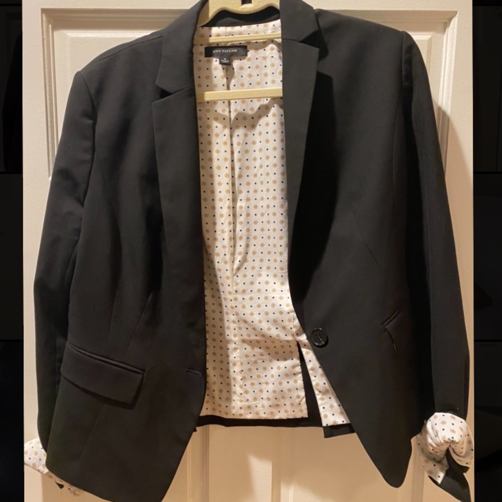 Ann Taylor Size 8 Blazer